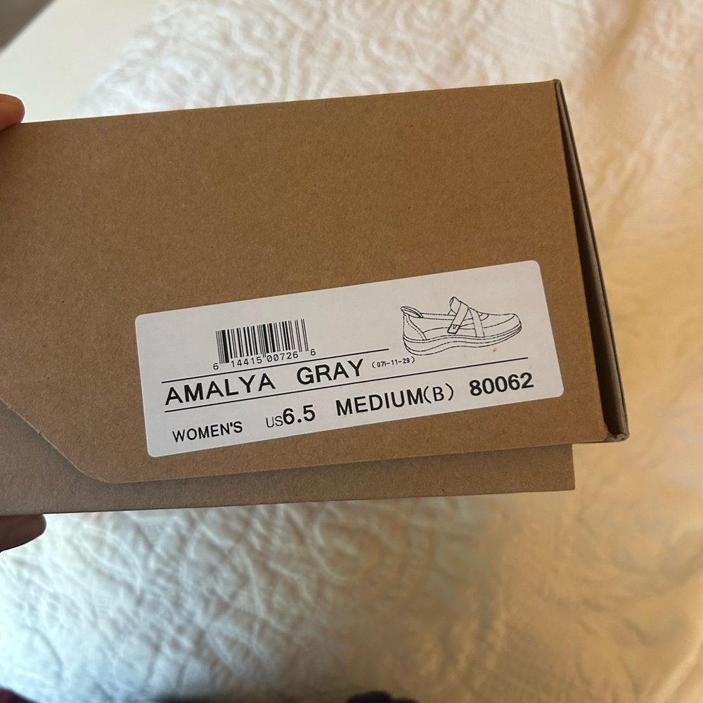 Orthofeet Amalya Gray Slip-On Shoes - Picture 4 of 4